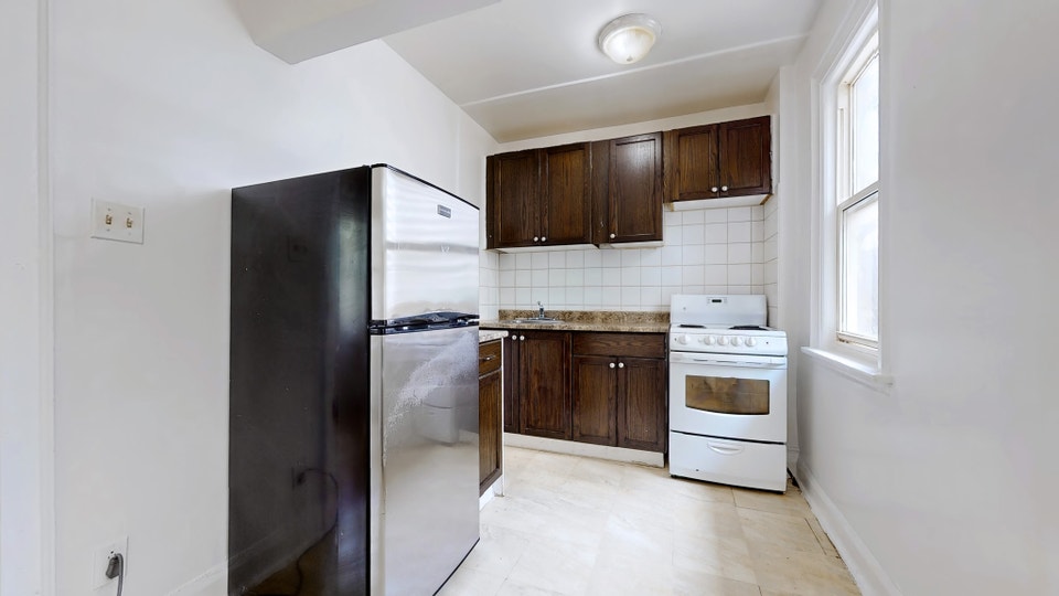 Bold Street Apartments - Bachelor Apartment for Rent 3