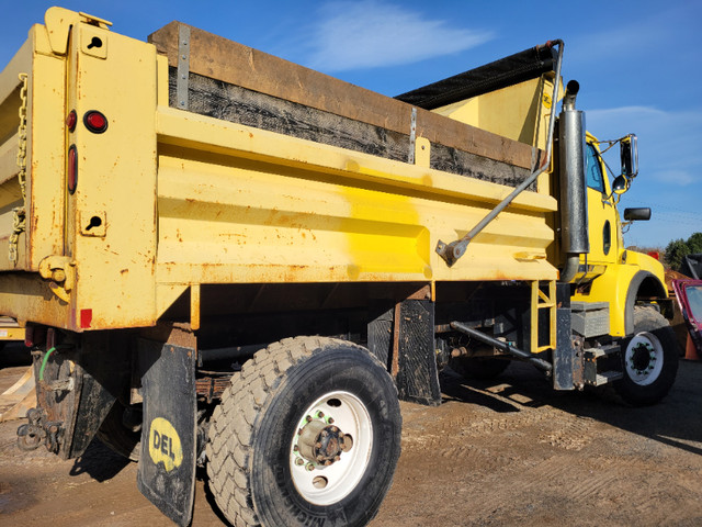 2005 Western Star 4900SA in Heavy Trucks in Annapolis Valley - Image 4