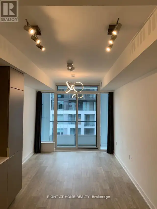 1416W - 27 BATHURST STREET Toronto (Waterfront Communities), Ont in Long Term Rentals in City of Toronto - Image 3