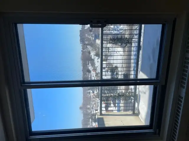 OCTOBER 1st - 1 BEDROOM APT63782602126723122