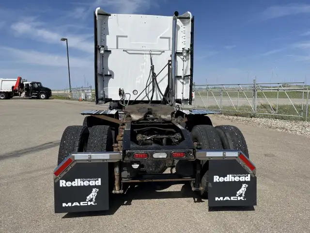 2020 Mack Anthem 64T 70 18 speed in Heavy Trucks in Regina - Image 5
