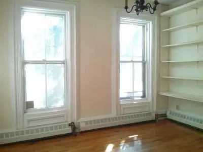 1150 South Park Street-Spacious 1-Bedroom with Hardwood Floors