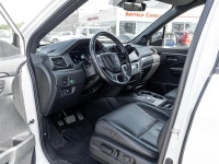 Discover rugged capability and premium comfort with the 2020 Honda Passport EX-L. Finished in a bold... (image 7)