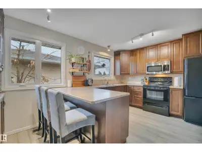 PLENTY OF UPDATES! RV PARKING! HOMEY & CHIC! Searching for that welcome home vibe when you walk in t...