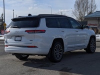 This Jeep Grand Cherokee L has a strong Intercooled Turbo Regular Unleaded I-4 2.0 L/122 engine powe... (image 7)