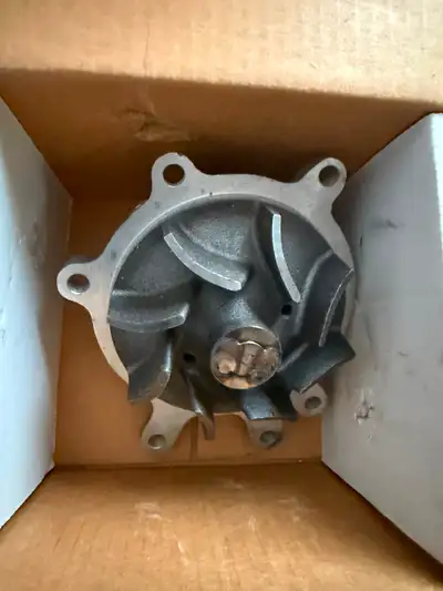 New, never used water pump. Alliant Power 2001-2005 Duramax LB7/LLY Water Pump (AP63562)