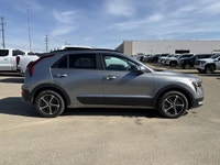 AMVIC Licensed Dealer * Heated Leather Seats * Heated Steering Wheel * Rear Vision Camera * Cruise *... (image 8)