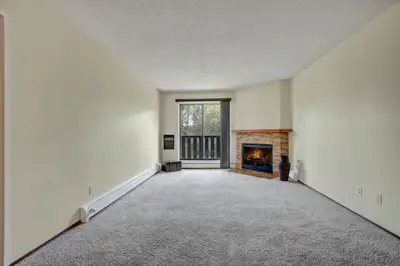 Suite Amenities Air conditioner Fridge Stove Dishwasher available Balconies Individual thermostats I...