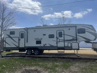 2018 Volante 5th Wheel with Bunks
