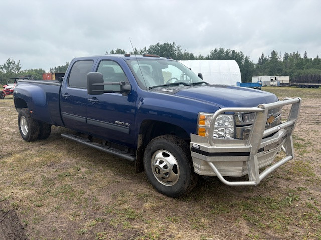2014 Chev Silverado Available in a Timed Online Auction in Cars & Trucks in Edmonton - Image 3