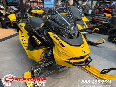 7 000$ DE RABAIS !! Ski-Doo MXZ X-RS 850 E-tec TURBO R 180HP 2025 avec seulement 1212 km. Modèle DEM...