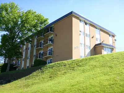 4 1/2 - 1000/1005 rue, Lacombe OPTIONS DE RABAIS SUR MESURE ! Renseignez-vous auprès de notre équipe...