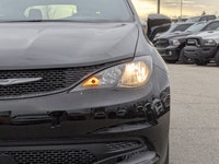 This Chrysler Grand Caravan has a durable Regular Unleaded V-6 3.6 L/220 engine powering this Automa... (image 9)
