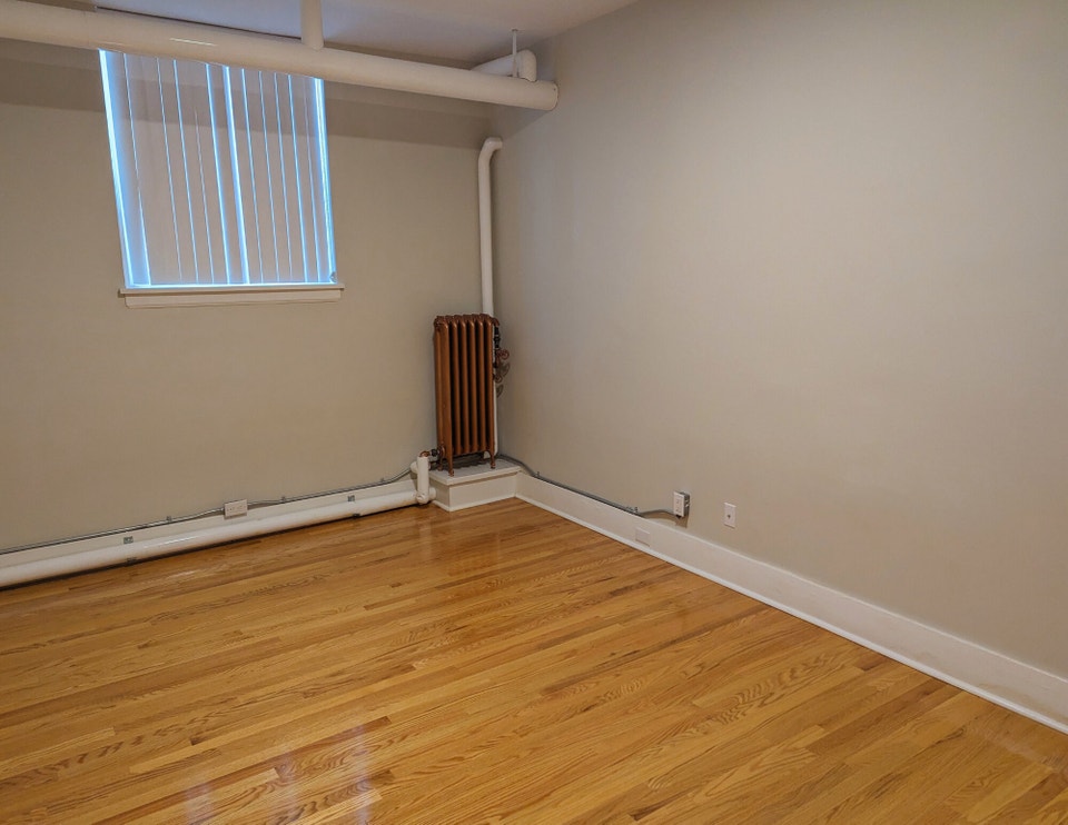 SPARLING APARTMENTS - 1 Bedroom (Layout D) Apartment for Rent 2
