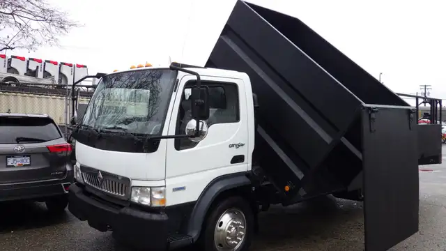 2009 International CityStar Side Dump Flatdeck in Heavy Trucks in City of Toronto - Image 35