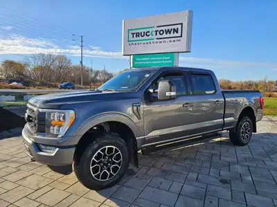 2022 Ford F-150 XLT 4WD SuperCrew with 54,963 km! Clean history with no accidents See Carfax report...