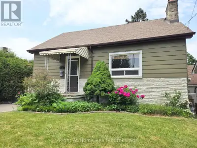 Welcome to this beautifully updated 2+1 bedroom, 2 bathroom home nestled in the highly sought-after...