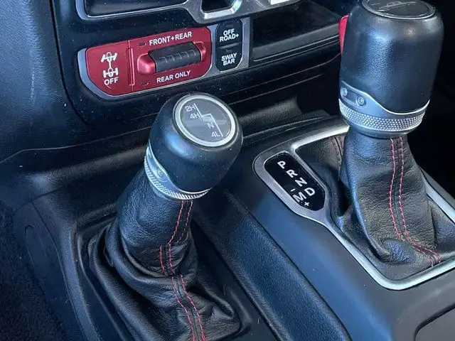 2021 Jeep Gladiator Rubicon | 4x4 | Remote start | Leather in Cars & Trucks in Prince George - Image 42