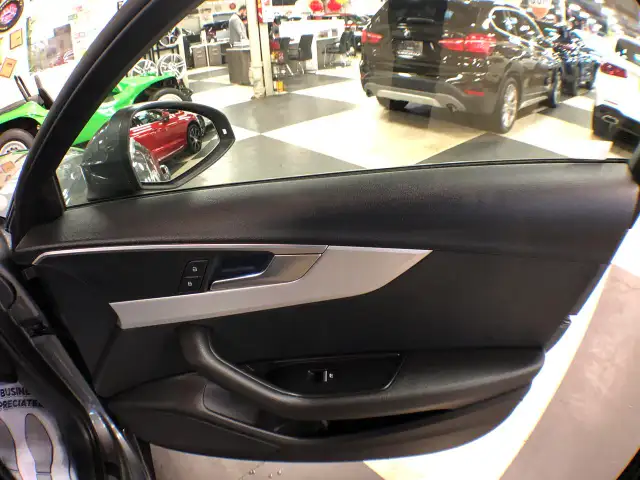 2017 Audi A4 KOMFORT AWD LEATHER SUNROOF P/START BACKUP CAMERA in Cars & Trucks in City of Toronto - Image 32