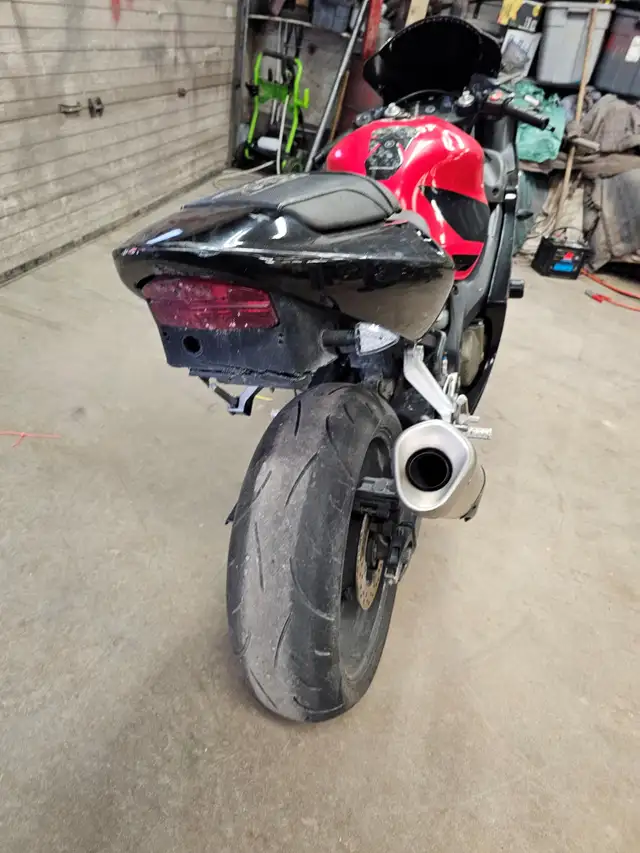 2002 Honda cbr 600 f4i motorcycle fix and save or Parts Bike in Motorcycle Parts & Accessories in Winnipeg - Image 6