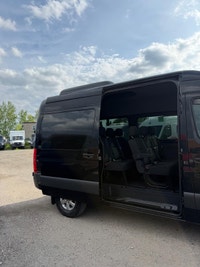2019 Mercedes-Benz Sprinter 12 Passenger Van 3.0 V6 turbo diesel Price: $49,985 CAD Mileage: 183,591... (image 4)