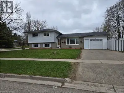 Great Start Home, very Well maintained, excellent location, Close to Highways, Stores, Hospital with...