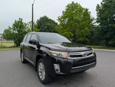 2013 Toyota Highlander Hybrid Limited • 271,524 km • $10,995 +HST/lic AWD • 3.5L V6 Hybrid • Automat...