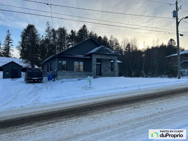 $499,000 - Bungalow for sale in Coaticook — photo 1