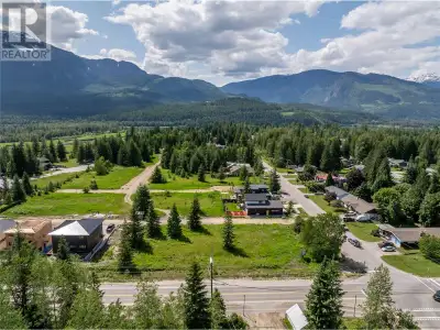 Exciting new 8 strata lot development in the heart of Arrow Heights. Great neighborhood with lots of...