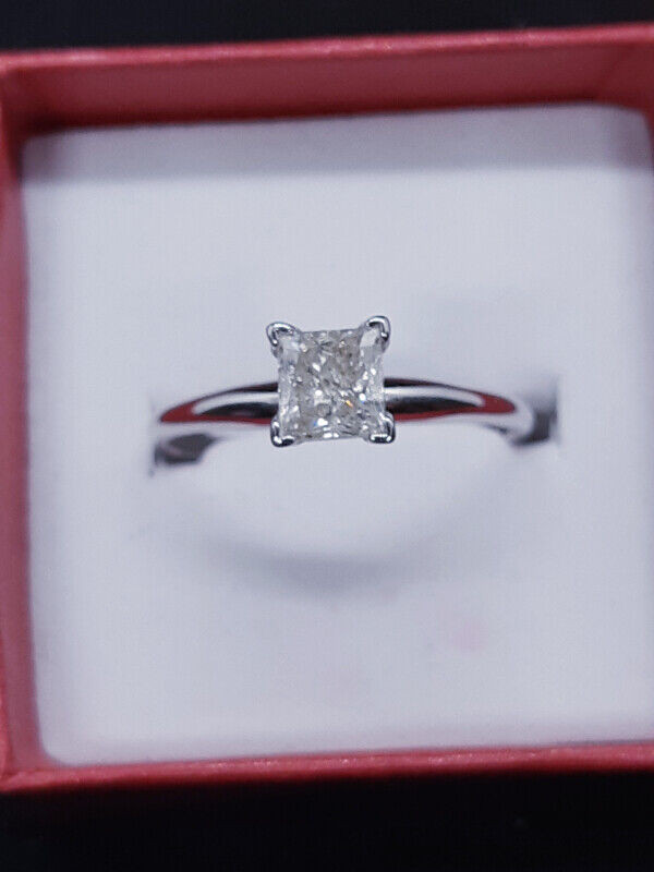 1.02 Carat Center Princess Cut   Diamond Engagement Ring 10kgold in Jewellery & Watches in City of Toronto - Image 2
