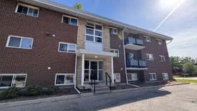 30 BRANT AVENUE, GUELPH 2 BEDROOM UNIT FOR RENT -Available unit is located in this quiet low rise wa...