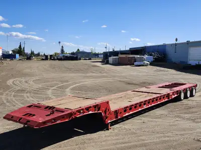 2002 Peerless 77 Ton, 24 Wheels, Scissorneck / Folding Neck Trailer / Tri Axle / (60 to 64 ft) Long,...