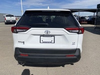 *Vehicle history form conveniently located in vehicle photos. AMVIC LICENSED DEALER ... Engine: Regu... (image 4)