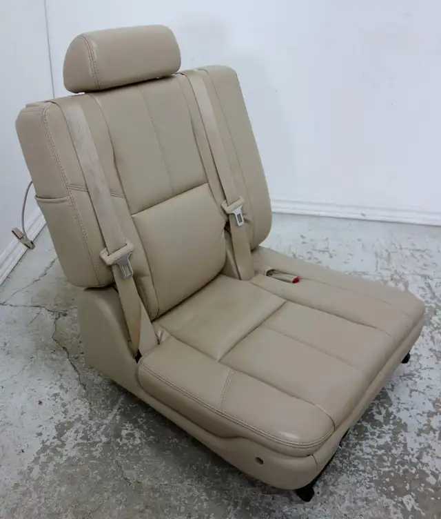 Chev Truck Cadillac Escalade Third Row Seats 3rd Yukon Tahoe 10 in Other Parts & Accessories in St. Catharines - Image 5