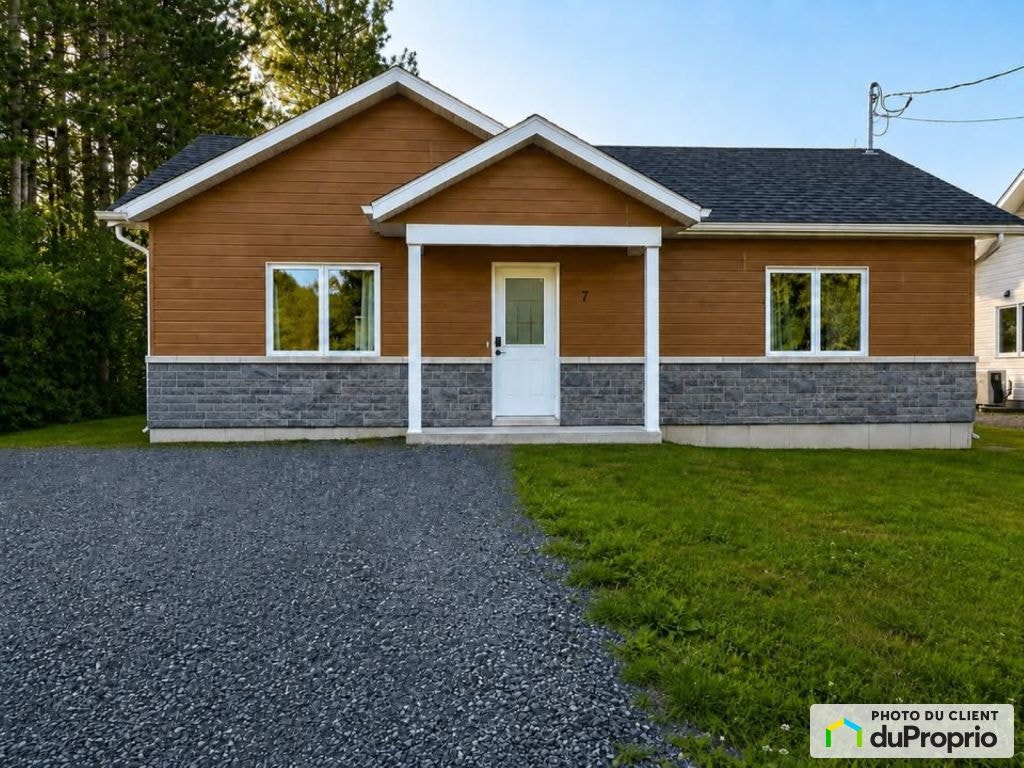 $319,000 - Bungalow for sale in Ste-Clotilde-De-Horton — photo 1
