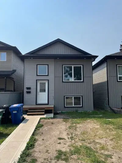 New Build House for Rent - 921 Avenue K North 3 Bedroom/3 bathroom open concept main floor home. Ope...