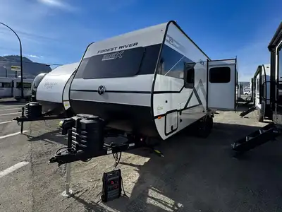 2026 IBEX 19BRK Compact Layout with Premium Off-Grid Capability Built for adventure and comfort, the...