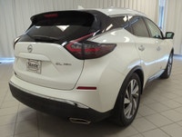 Built for comfort, confidence, and all-season capability, this used 2020 Nissan Murano SL is a smart... (image 7)