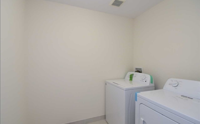 Townhouse for rent in summit park  stoney creek in Long Term Rentals in Hamilton - Image 17