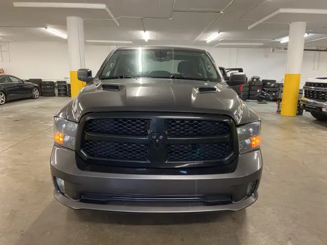 2023 Ram 1500 Classic Express 4x4 Crew Cab NIGHT PKG TOUCHSCREEN in Cars & Trucks in Calgary - Image 3