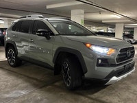 Heated Front Seats, Backup Camera, Leather, Sunroof, Remote Start, Push Button Start, AWD, Power Tai... (image 3)