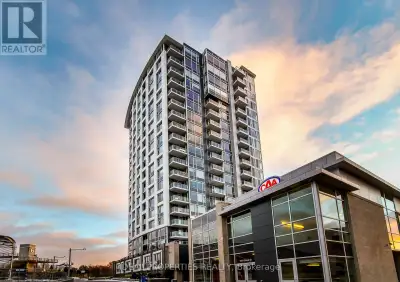 Experience refined urban living in this magnificent 1-bedroom plus den residence boasting breathtaki...