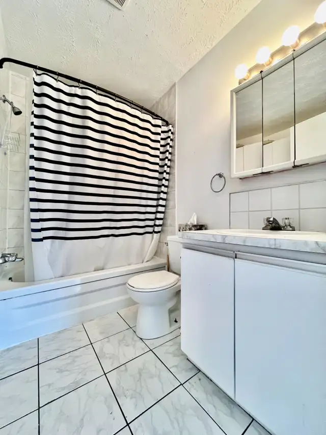 4 et demi - St-Jean-sur-Richelieu - Électros & Parkings inclus in Long Term Rentals in Saint-Jean-sur-Richelieu - Image 11