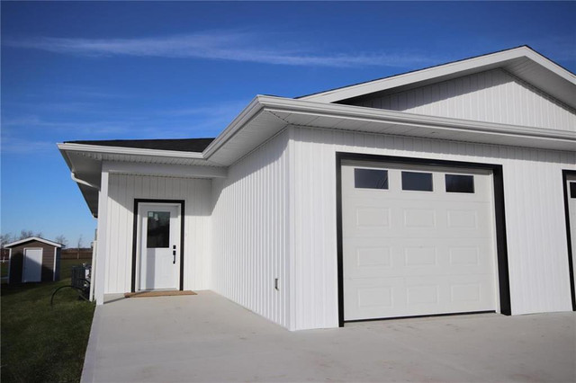 223 3rd Avenue NW Carman, Manitoba in Houses for Sale in Portage la Prairie