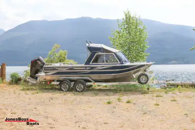 Mercury 250 Pro XS Smartcraft gauge upgrade 2/3 Hull side paint Starboard transom door Sound dampeni...