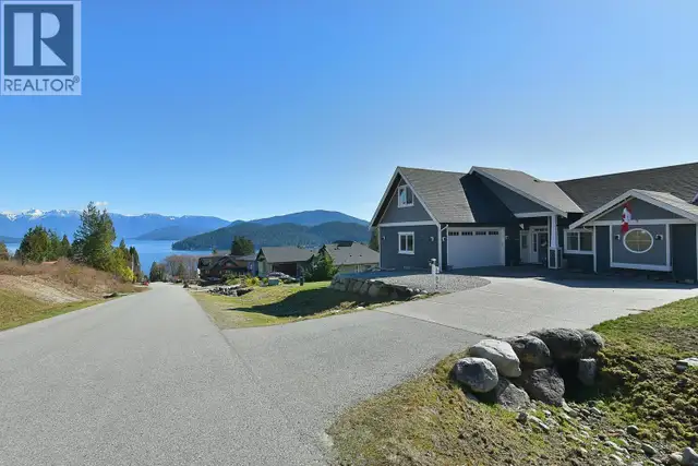 605 WOODLAND AVENUE Gibsons, British Columbia in Condos for Sale in Sunshine Coast - Image 35