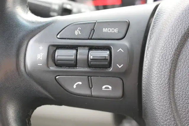 2019 KIA Sedona LX+ FWD for sale in Cars & Trucks in Comox / Courtenay / Cumberland - Image 26