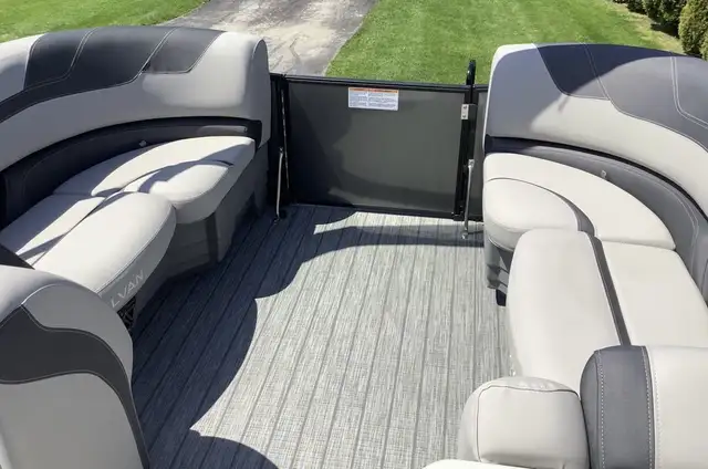 2022 Sylvan L-3 DLZ Bar in Powerboats & Motorboats in Trenton - Image 6