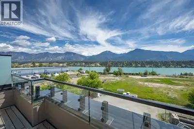 Discover lakeside luxury at Vista Heights, an exclusive enclave of eleven townhomes where modern des...