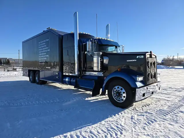 2013 KENWORTH W900 in Heavy Trucks in Saskatoon - Image 5